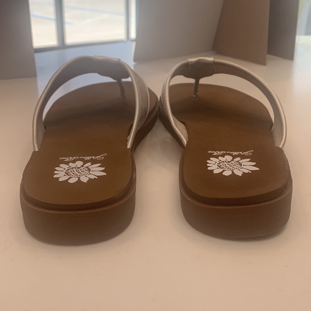 Yellow Box camo flip flops - Picture 9 of 10